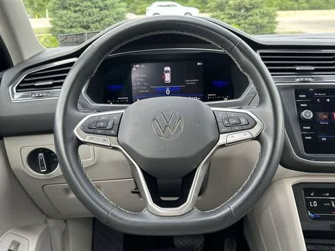 Used 2022 Volkswagen Tiguan SE AWD/4WD image 8