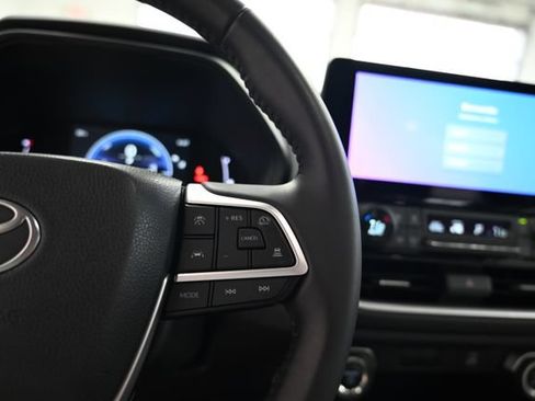 Certified 2025 Toyota Grand Highlander AWD Hybrid image 25