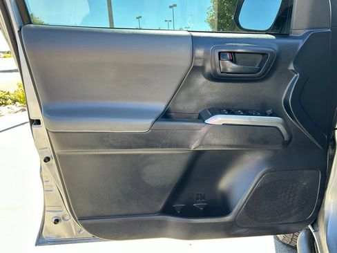 Used 2021 Toyota Tacoma SR5 w/ SR5 Appearance Package (SM) RWD image 18