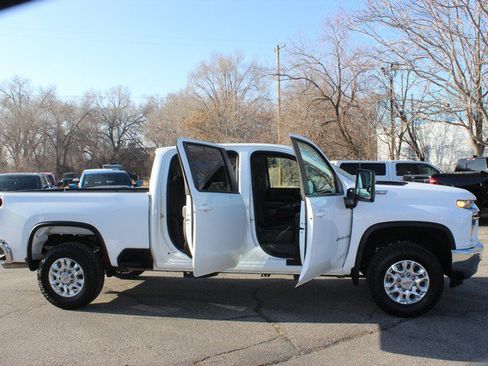 Used 2023 Chevrolet Silverado 2500 LT image 18