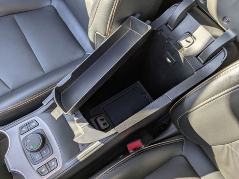 Used 2023 GMC Terrain AT4 image 23