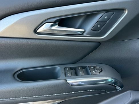 New 2026 Chevrolet Traverse LT FWD image 11