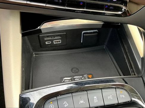 Used 2022 Buick Envision Avenir w/ Technology Package II AWD/4WD image 16