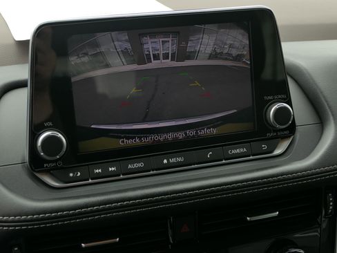 Used 2023 Nissan Rogue SV FWD image 19