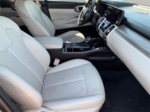 Used 2022 Kia Sorento EX image 31