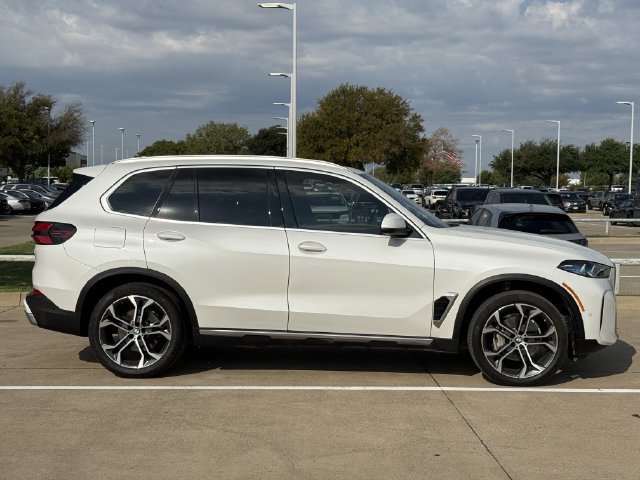 Used 2024 BMW X5 sDrive40i w/ Premium Package RWD image 3