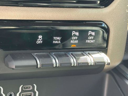 Used 2022 RAM 1500 Laramie image 27