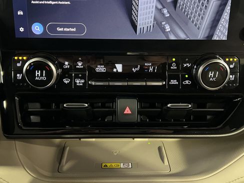 Used 2023 Toyota Highlander Limited image 20