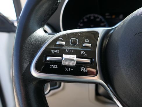 Used 2022 Mercedes-Benz GLC 300 4MATIC w/ Premium Package Lite image 16