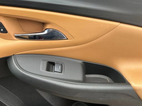 Used 2017 Chevrolet Volt Premier w/ Driver Confidence II Package image 21