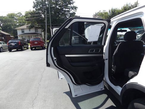 Used 2016 Ford Explorer XLT AWD/4WD image 20