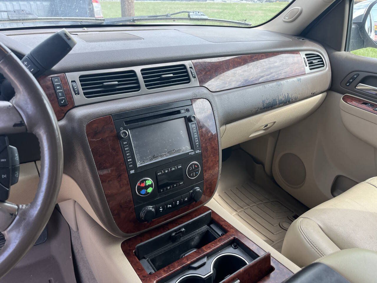 Used 2013 Chevrolet Suburban LTZ AWD/4WD image 12