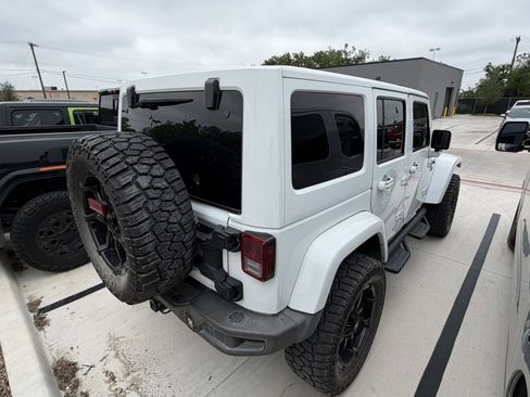 Certified 2016 Jeep Wrangler Unlimited Sahara AWD/4WD image 4