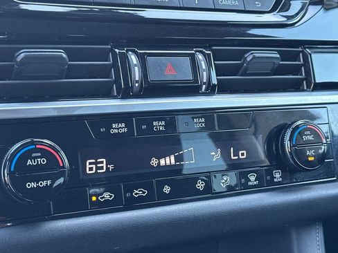 Used 2024 Nissan Pathfinder SV FWD image 21