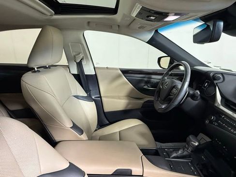 Used 2019 Lexus ES 350 w/ Premium Package FWD image 33