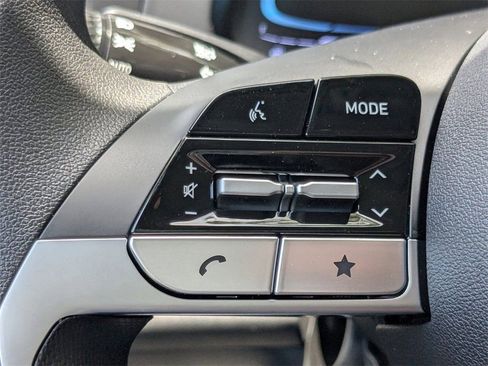 New 2026 Hyundai Elantra SE FWD image 22