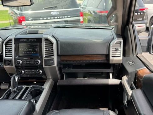 Used 2015 Ford F150 Lariat w/ Equipment Group 502A Luxury AWD/4WD image 29