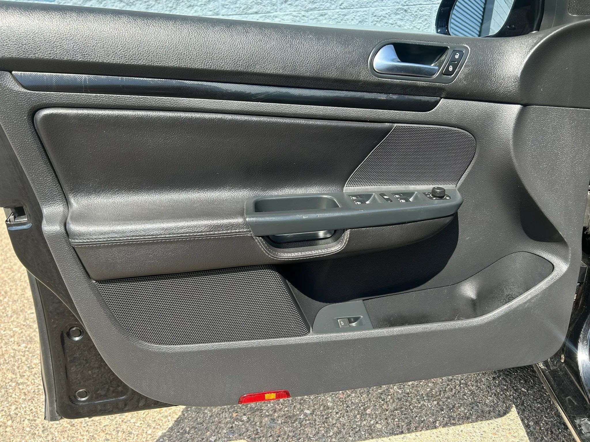 Used 2012 Volkswagen Jetta TDI FWD image 6