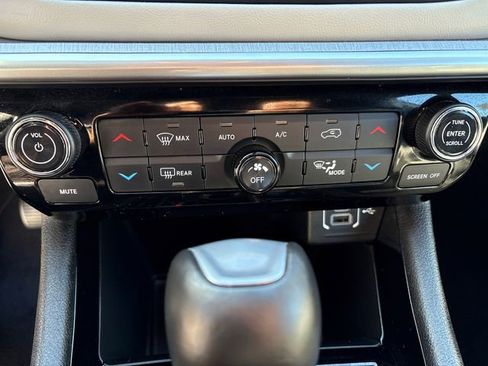 Used 2025 Jeep Compass Limited AWD/4WD image 34