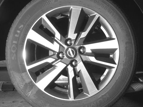 Used 2025 Nissan Versa SV image 15