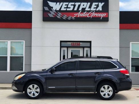 Used 2011 Subaru Outback 2.5i Premium AWD/4WD image 27