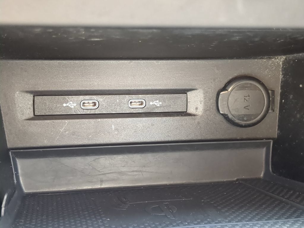 Certified 2022 Volkswagen Taos SE FWD image 22