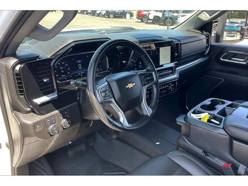 Used 2024 Chevrolet Silverado 3500 LTZ image 15