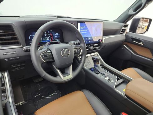 Used 2025 Lexus GX 550 w/ Accessory Package (Z1) AWD/4WD image 14