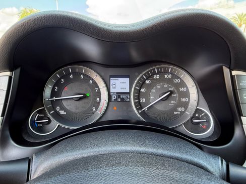 Used 2013 INFINITI M35 w/ Premium Pkg image 21