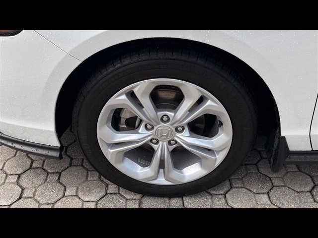 Certified 2025 Honda Accord SE image 13