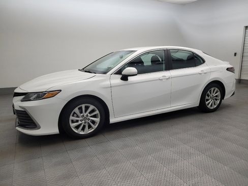 Used 2023 Toyota Camry LE image 2