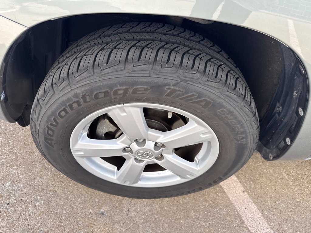 Used 2008 Toyota RAV4 2WD w/ 3rd Row image 9