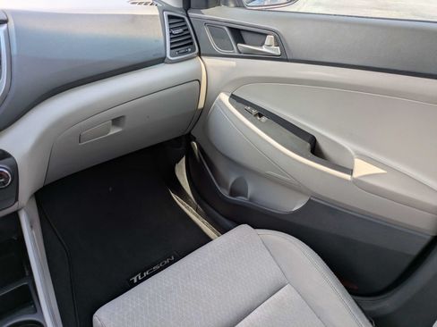 Used 2018 Hyundai Tucson Value w/ Cargo Package FWD image 11