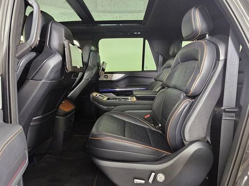 New 2025 Lincoln Navigator L Black Label image 16