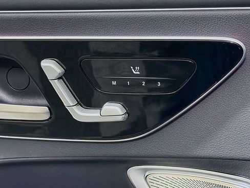 Certified 2025 Mercedes-Benz CLE 300 4MATIC Coupe image 24