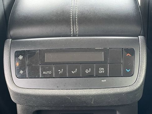 Used 2023 Nissan Pathfinder SL image 26