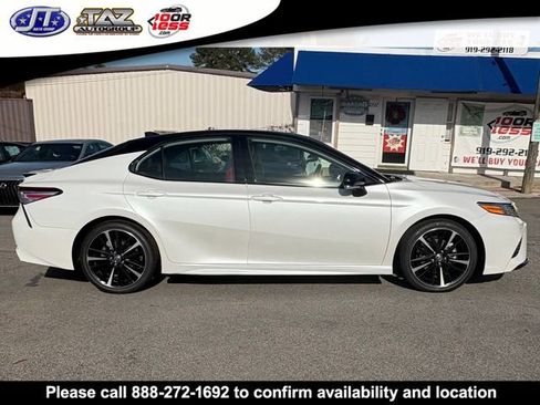 Used 2020 Toyota Camry XSE image 4