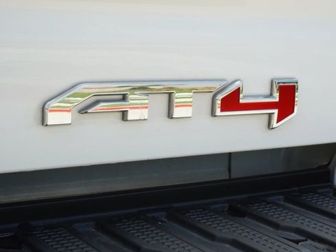 Used 2025 GMC Sierra 2500 AT4 w/ AT4 Premium Plus Package AWD/4WD image 10