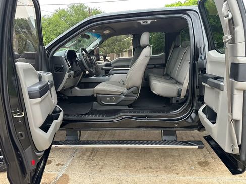 Used 2017 Ford F250 XLT w/ XLT Value Package RWD image 11