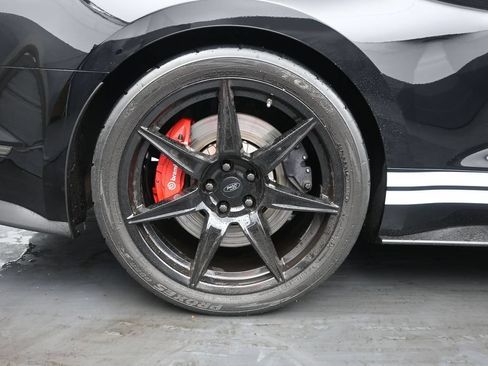 Used 2020 Ford Mustang Shelby GT500 w/ Technology Package RWD image 12