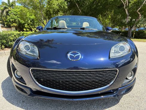 Used 2012 MAZDA MX-5 Miata Grand Touring w/ Appearance Pkg RWD image 7