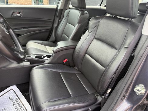 Used 2017 Acura ILX FWD image 10