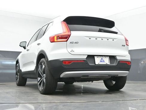 Used 2024 Volvo XC40 B5 Plus w/ Climate Package AWD/4WD image 16