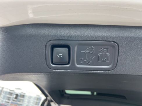 Used 2023 Ford Expedition Max Platinum AWD/4WD image 19