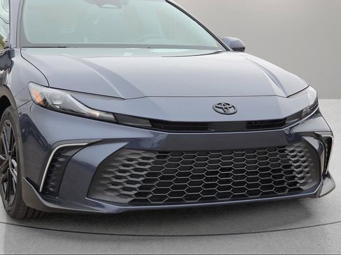 Used 2026 Toyota Camry SE w/ Convenience Package image 9