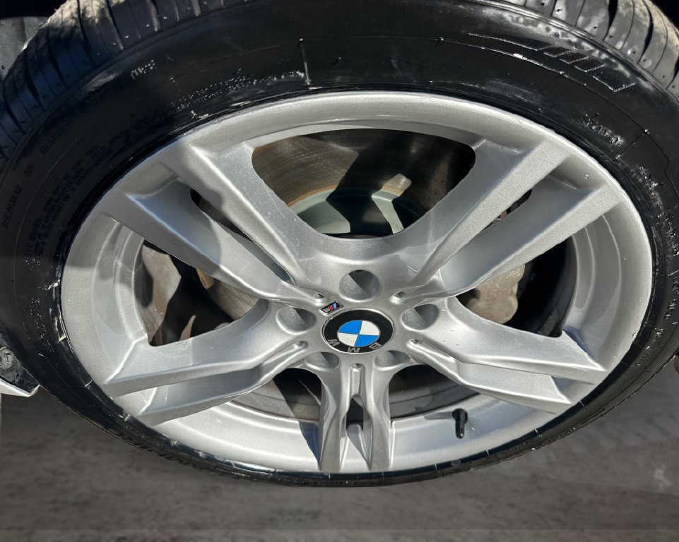 Used 2017 BMW 330i xDrive Sedan AWD/4WD image 18