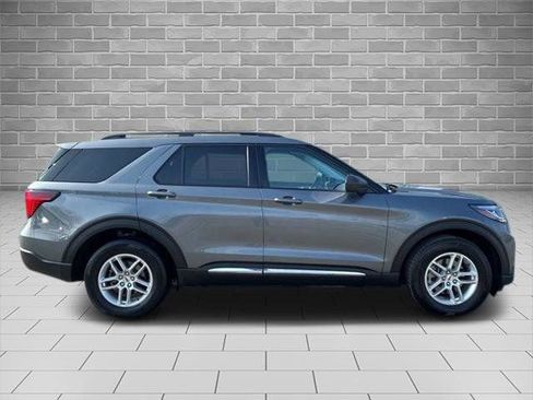 Certified 2025 Ford Explorer Active image 10