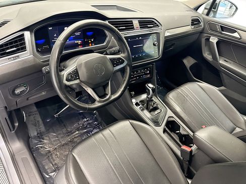 Used 2022 Volkswagen Tiguan SE image 7