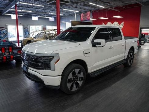 Used 2022 Ford F150 Lightning Platinum AWD/4WD image 2