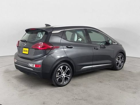 Used 2019 Chevrolet Bolt Premier w/ Infotainment Package FWD image 5